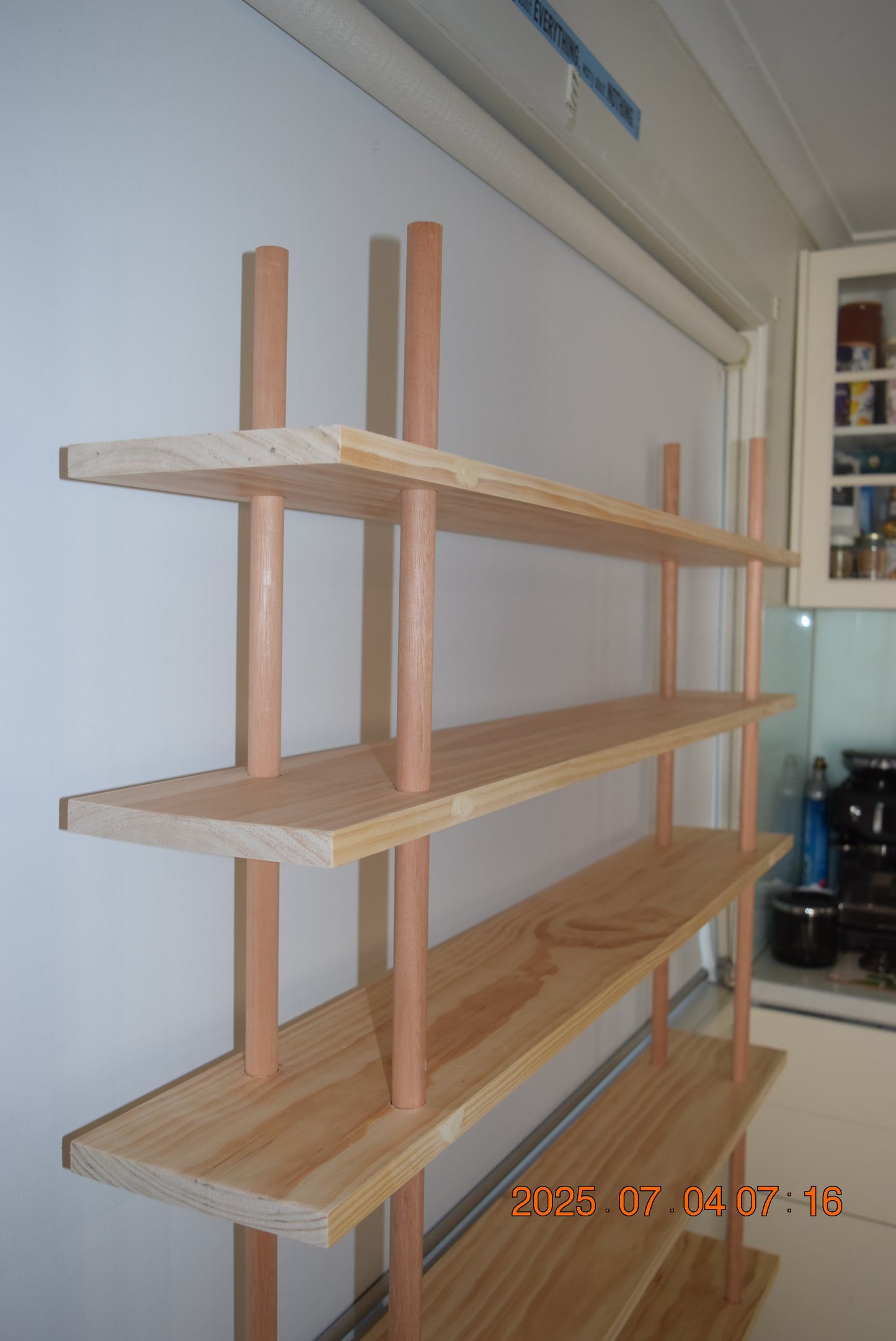 Wooden Ladder Shelf (PINE1206)